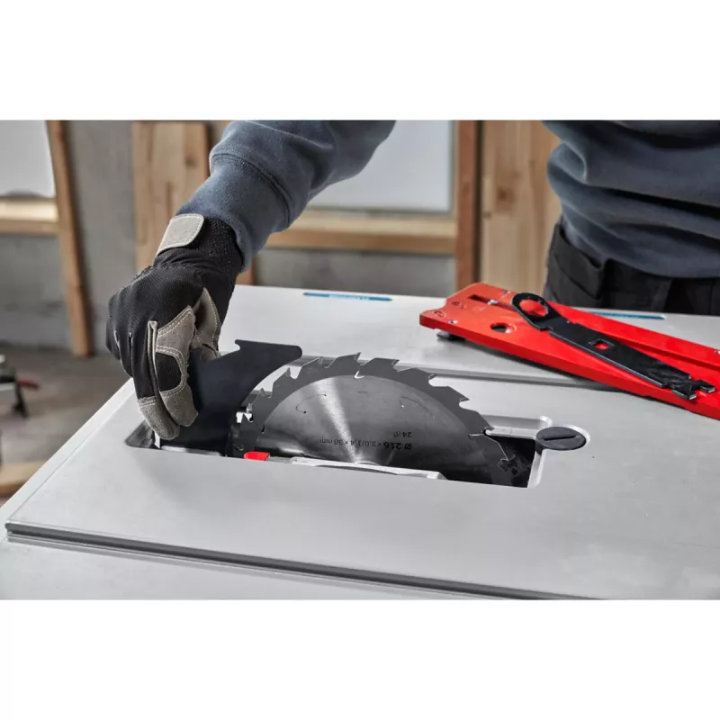 Bosch GTS 70-216 Professional stolová kotúčová píla, 1850 W, kotúč 216 mm, modrá/strieborná