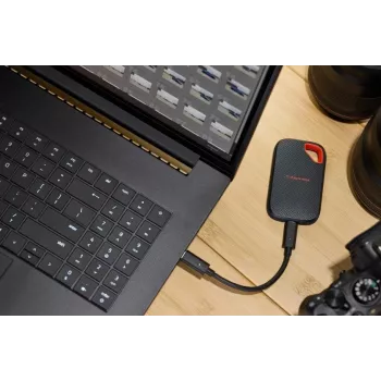 Externý SSD | SANDISK | rýchlosť čítania 2000 MB/s | 4000 GB | SDSSDE70-4T00-G25