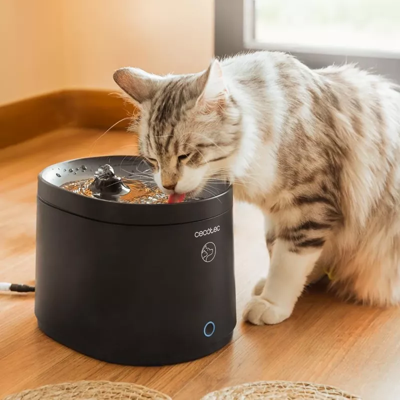 Fontánka na pitie pre domáce zvieratá CECOTEC Pumba 2500 Refresh Smart Pet Fountain, model 9563