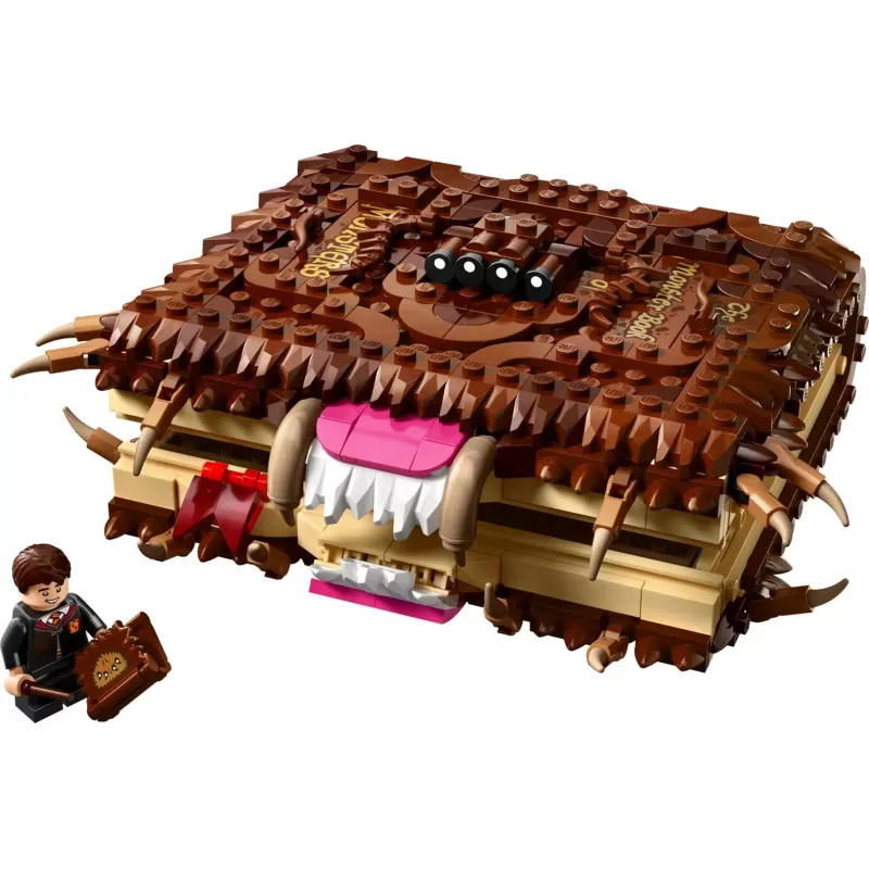 LEGO Harry Potter herná sada Príšerná kniha príšer 76449 — 518 dielov, 1 minifigúrka, pripevniteľné zuby
