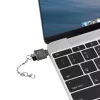 USB-C na microSD čítačka kariet ako kľúčenka