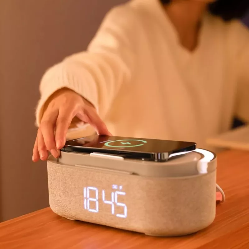 Digitálne rádiobudík MANTA RDI920 Verona s FM tunerom a budíkom
