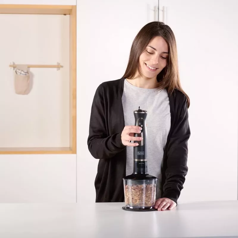 Tyčový mixér Black+Decker BXHBA800E (800W; čierny)