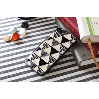 Ochranné puzdro iKins pre Apple iPhone 8/7 — pyramídový vzor, čierna