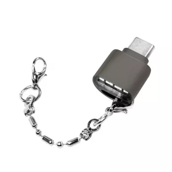 USB-C na microSD čítačka kariet ako kľúčenka