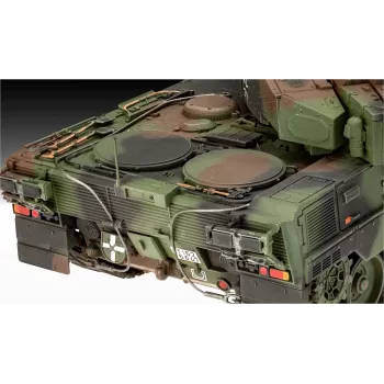 Plastový model REVELL Leopard 2A7A1 vojenský tank stavebnica (mierka neuvedená)