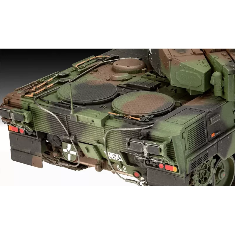 Plastový model REVELL Leopard 2A7A1 vojenský tank stavebnica (mierka neuvedená)