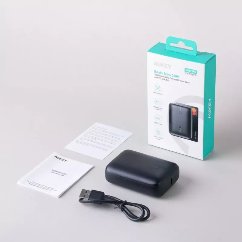 AUKEY 157000 powerbanka 10000 mAh sivá