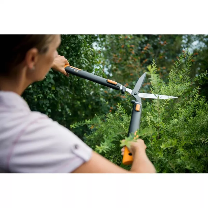 Fiskars 114800 nožnice na živý plot