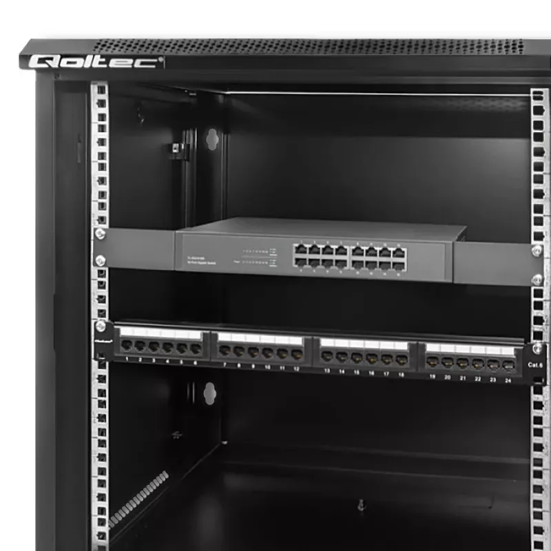 Qoltec 54488 19-palcová nástenná rack skriňa, 12U, 600 x 635 x 450 mm, perforované dvere