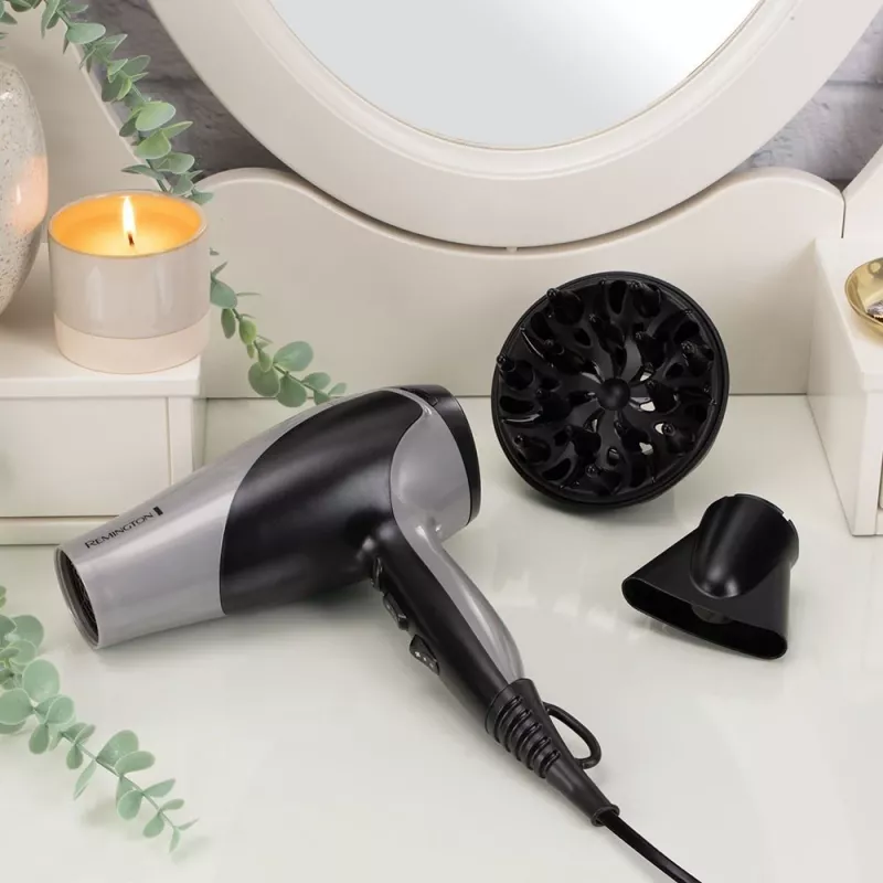Fén Remington D3190S — 2200 W, ionizačný, 3 teplotné stupne, 2 rýchlosti, studený vzduch, difúzor a koncentrátor (strieborná/čierna)