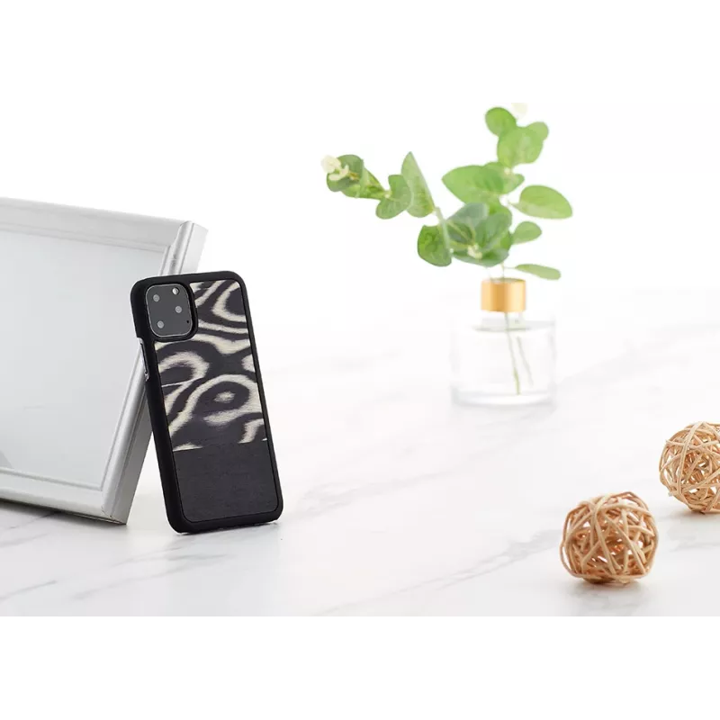 Puzdro na smartphone man and wood pre iPhone 11 Pro – leopard čierne ochranné puzdro