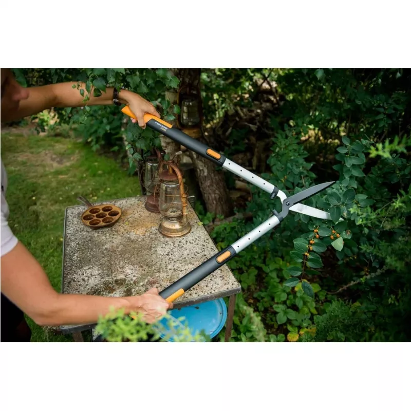 Fiskars 114800 nožnice na živý plot