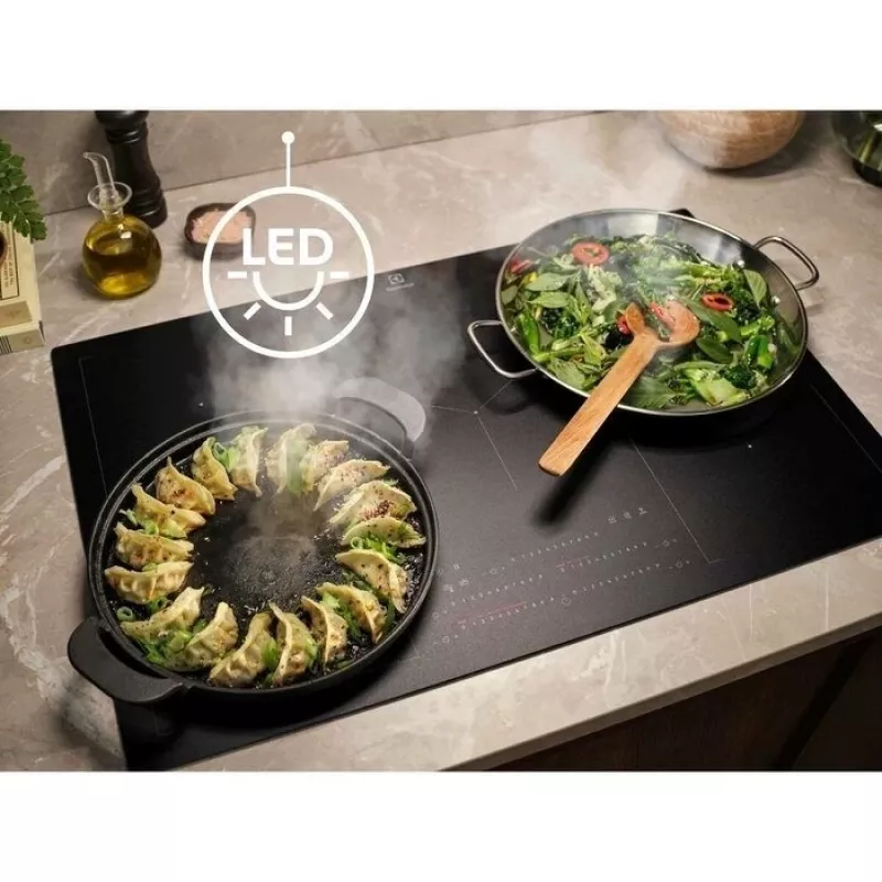 Electrolux CFG526R čierna 450 m³/h