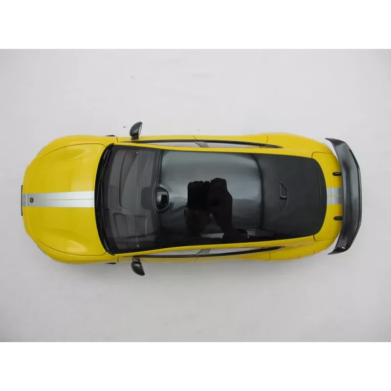 Klasický model auta Xiaomi BHR08KQGL predmontovaný v mierke 1:18 — 284×110×82,5 mm