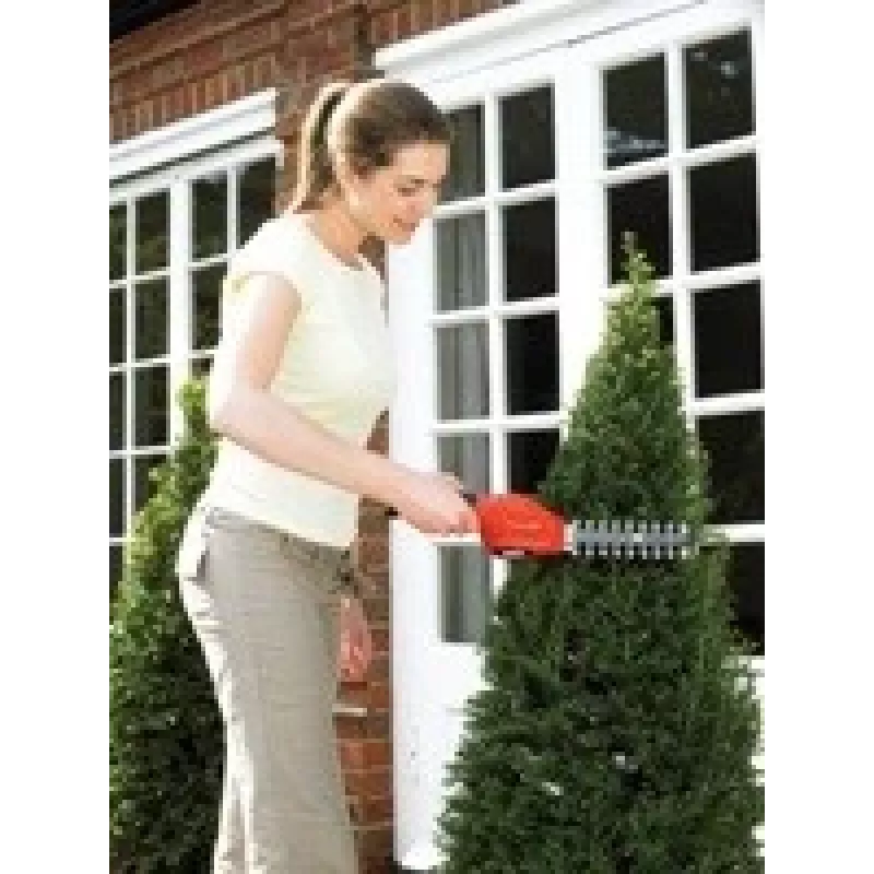 Nožnice na živý plot Black & Decker GSL300 dvojitý nôž 600g batéria 3,6V