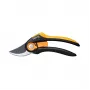 Fiskars Plus SmartFit P541 záhradné nožnice na bypass čierna, oranžová