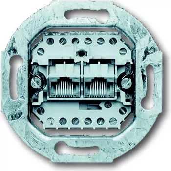 Busch-Jaeger 0215. Šírka: 70 mm, hĺbka: 32 mm, výška: 70 mm (2CKA000230A0243)