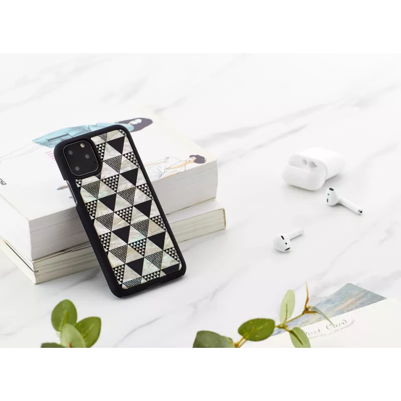 Puzdro na telefón iKins pre iPhone 11 Pro – čierny dizajn pyramíd