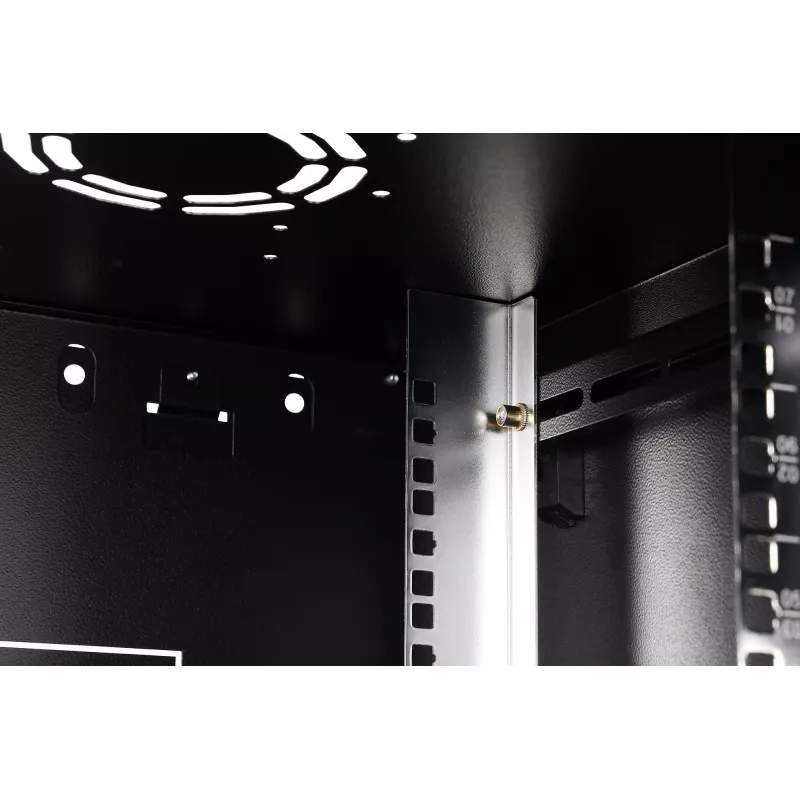 Nástenný 19-palcový rack DIGITUS Dynamic-N DN-37101 — 7U, 600x450 mm, IP20, zámok na kľúč, rozložený