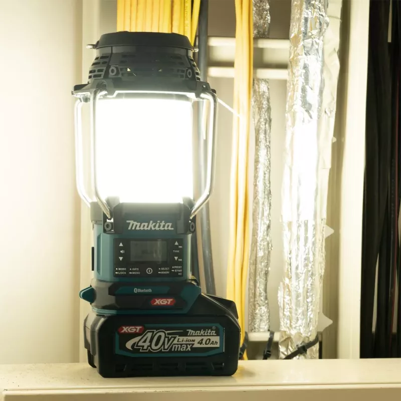 Makita Radio MR009GZ 12/14,4/18/40V s lampou