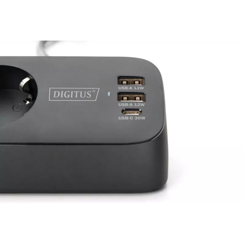 Predlžovacia zásuvka DIGITUS 3-násobná s 2×USB-A & 1×USB-C, 3 AC zásuvky Typ E/F, 1,5 m kábel, čierna