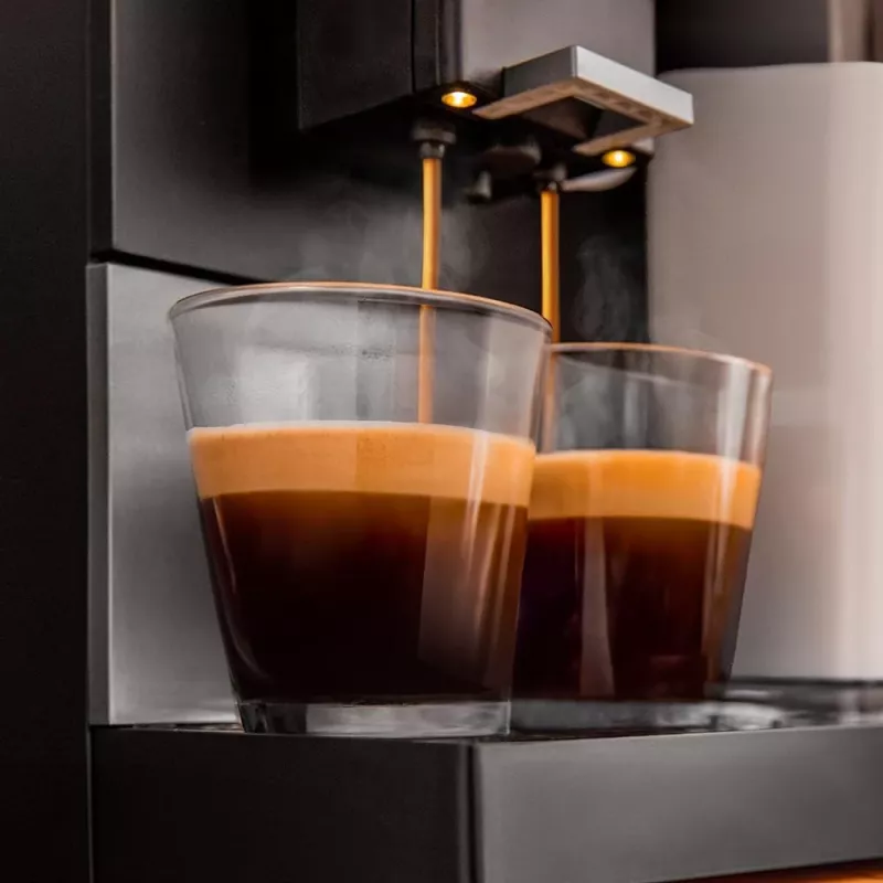 Kávovar na espresso CECOTEC Cremmaet Compactccino Connected 1460W čierny