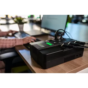 Záložný zdroj Green Cell UPS06, Line-Interactive 600 VA (360 W), 6 AC výstupov, LCD, USB, RJ-45, 12 V 7 Ah batéria