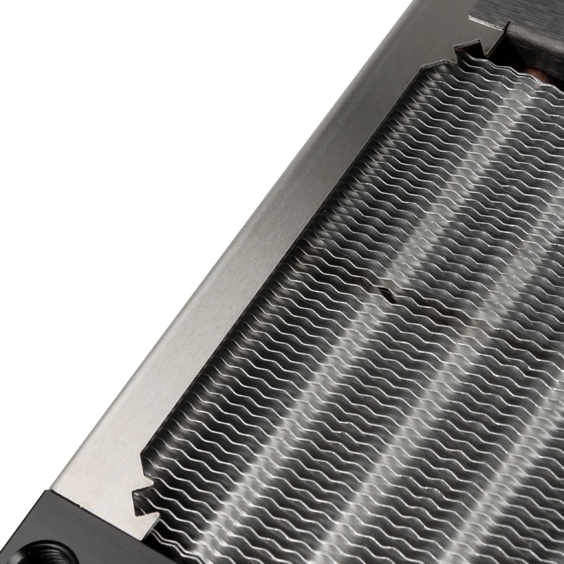 Radiátorový blok Aqua-Computer 33701 — hliník/meď/nerez, 160×140×40 mm, strieborný