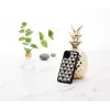 Puzdro na telefón iKins pre iPhone 11 Pro – čierny dizajn pyramíd