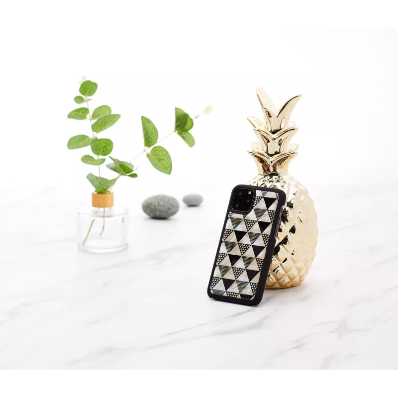 Puzdro na telefón iKins pre iPhone 11 Pro – čierny dizajn pyramíd