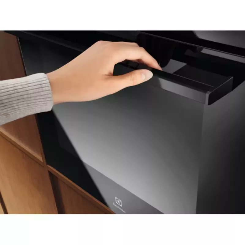 Vstavaná elektrická rúra Electrolux LOF3H10K — energetická trieda A+