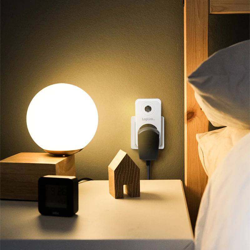 LogiLink PA0263 Adaptérová zástrčka so súmrakovým senzorom, biela, typ F