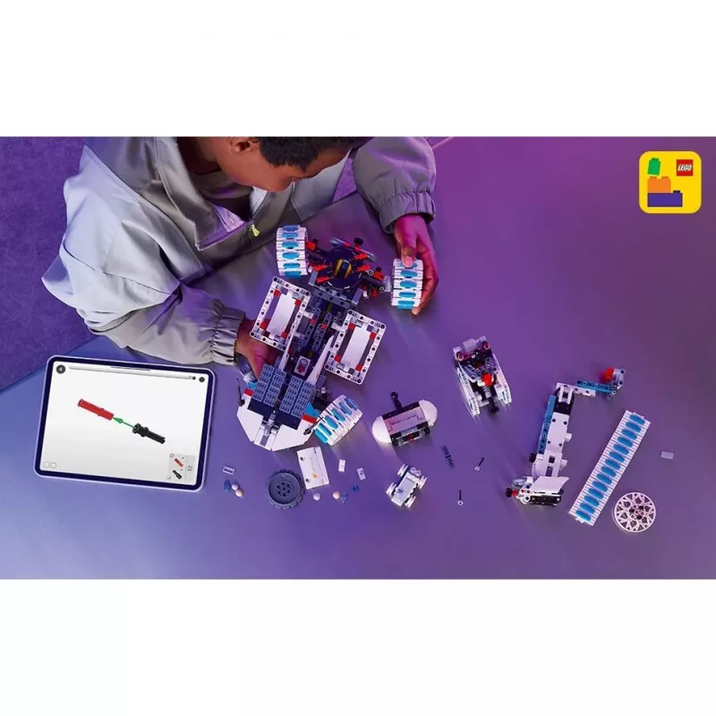 LEGO Technic 42211 Lunar Outpost mesačný rover, stavebnica, 1082 dielikov, 10+