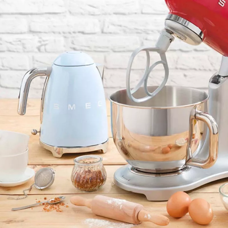 SMEG pastelovo modrá kanvica na vodu KLF03PBEU