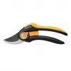 Fiskars Plus SmartFit P541 záhradné nožnice na bypass čierna, oranžová