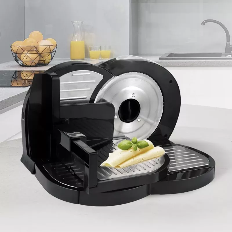Krájač potravín Maestro MR-591 — elektrický kuchynský krájač, model MR-591, čierny