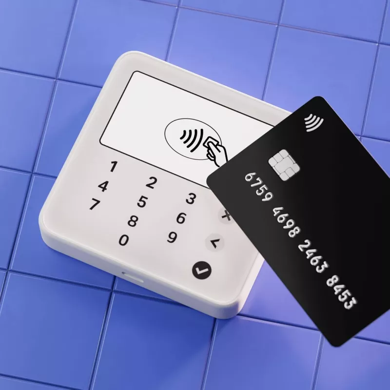 Čítačka kariet SumUp RDR-SUL-010 — bezkontaktné (NFC) a čipové (EMV) platby
