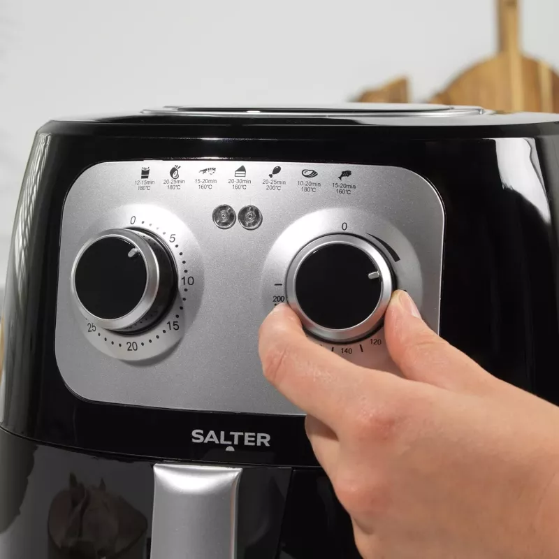 Manuálna teplovzdušná fritéza Salter EK6364VDE, objem 4,2 l, kompaktná fritéza na pracovnú dosku
