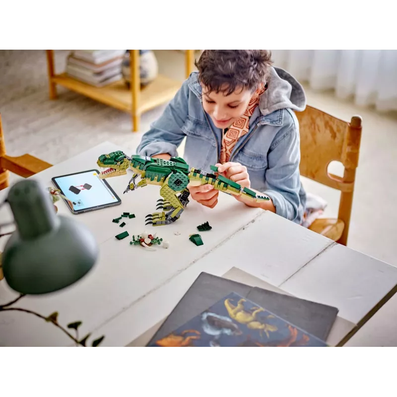 Konštrukčná hračka LEGO Creator 3-in-1 T.Rex stavebnica, 626 dielov, 150 mm výška, vek 9+