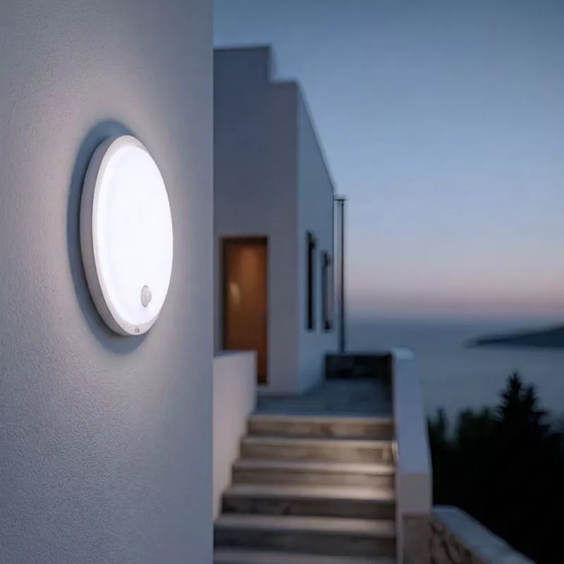 LED lampa s PIR senzorom MACLEAN MCE525 W — LED vonkajšie svietidlo s pohybovým senzorom