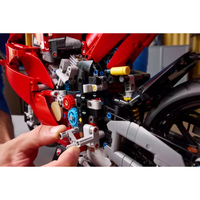 LEGO TECHNIC 42202 Ducati Panigale V4 S motorka