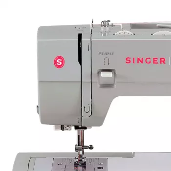 Singer | šijací stroj | 4423 | počet stehov 23 | počet gombíkových dierok 1 | sivá