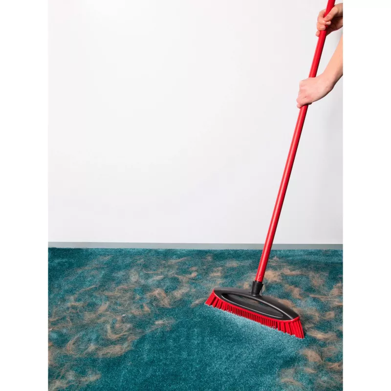 Metla VILEDA Pet Pro ALWAYS CLEAN s ergonomickou červenou rukoväťou, ľahká konštrukcia