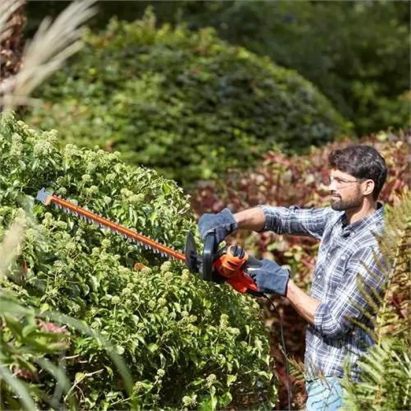 Nožnice na živý plot Black & Decker BEHTS401