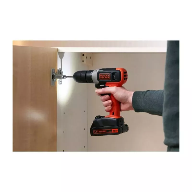 BLACK & DECKER | Akumulátorová vŕtačka so skrutkovačom | BCD001C2-QW | 18 V | 2x1,5 Ah | Lítium