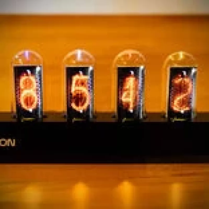 Stolové hodiny Lamptron DC601 IPS čierne — digitálne stolové hodiny s IPS displejom