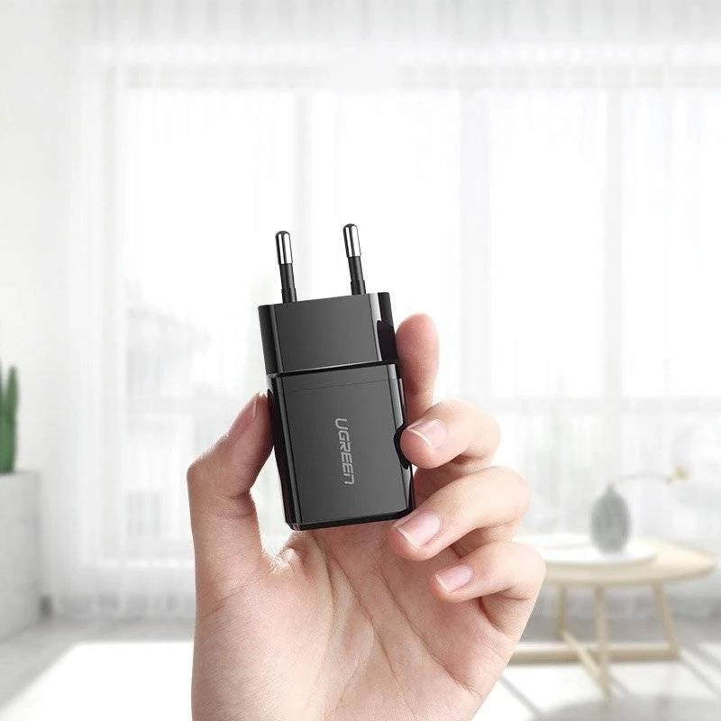 Ugreen 2.1A USB sieťová nabíjačka (čierna)