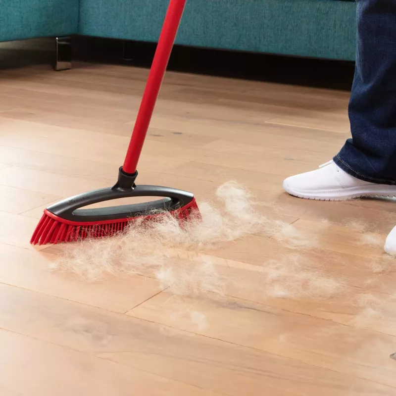 Sada metiel VILEDA Pet Pro 175388 — 3-dielna, elektrostatická kefa a mikrovláknová utierka, červená