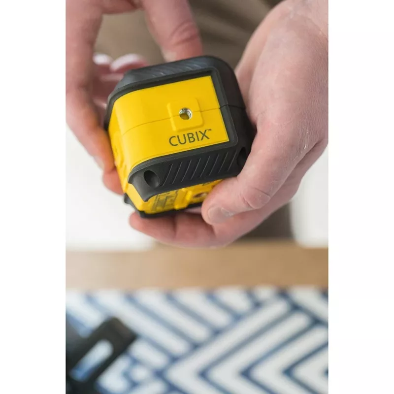 Liniový laser Stanley Cubix krížový červený laser